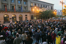 Concentraciones en Pamplona y Tudela contra la nueva orden foral que regula la jornada escolar