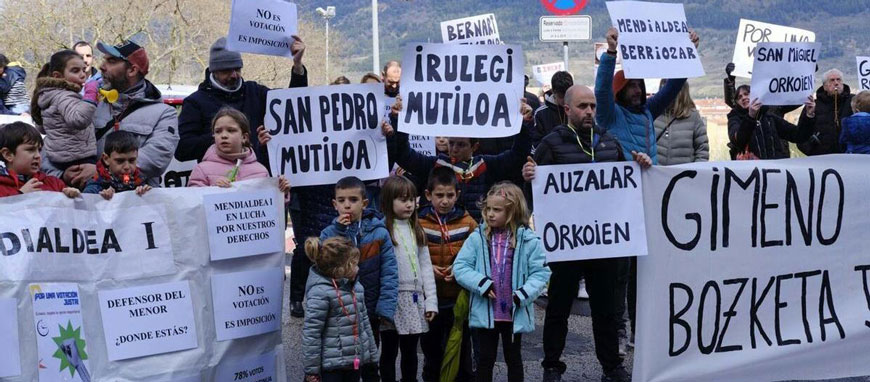 Familias en defensa de la jornada escolar continua piden derogar la orden foral